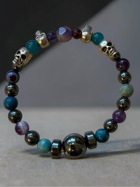 🫶🏻 Gemstone & Hematite Skull Bead Stretch Bracelet in Teal & Purple
